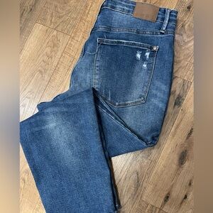 Judy Blue Medium Blue Ankle Crop Jeans with Light Distress 18W
